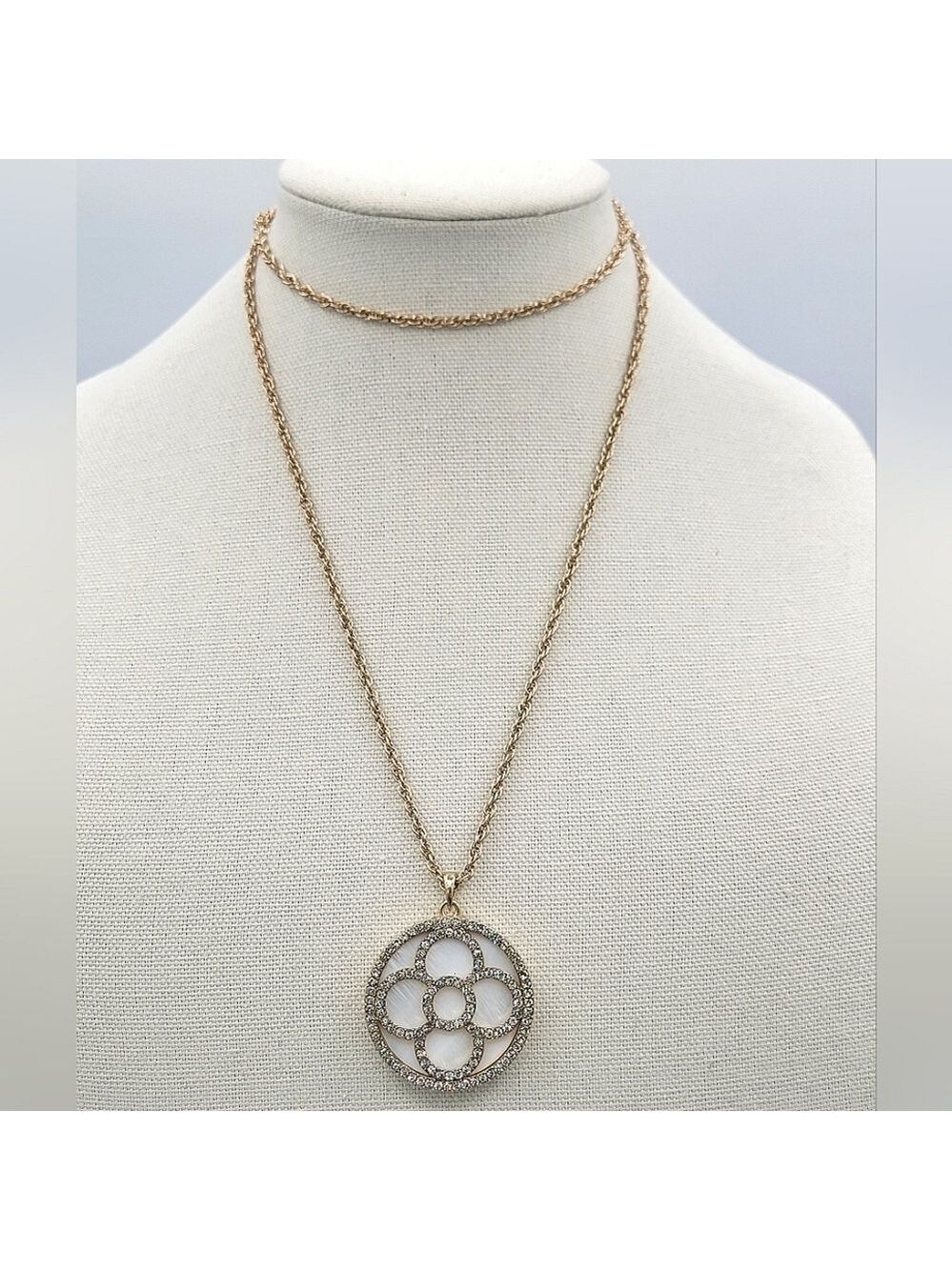 Quatrefoil Pendant Necklace #2280
